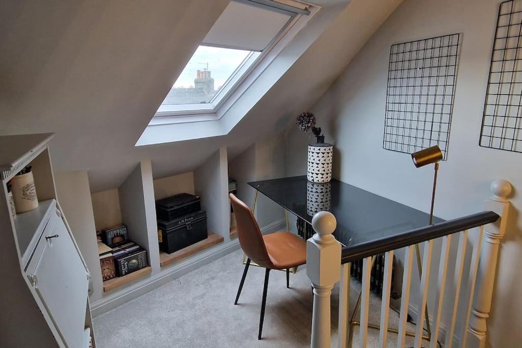 Stylish Townhouse 15 Mins To Laines & Seafront Villa Brighton Eksteriør bilde